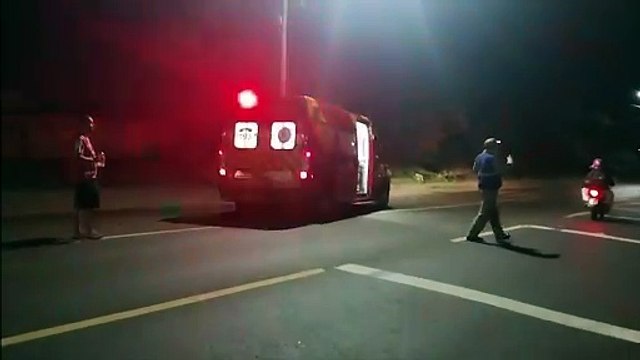 Motociclista sofre suspeita de fratura em colisão com automóvel na Avenida Piquiri