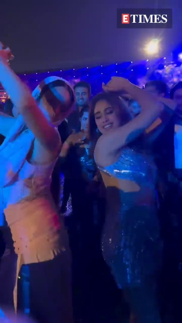 ⁣Rihanna &  JanhviKapoor dancing to Zingaat 2024