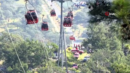 Antalya'da teleferikte mahsur kalan 128 kişi kurtarıldı