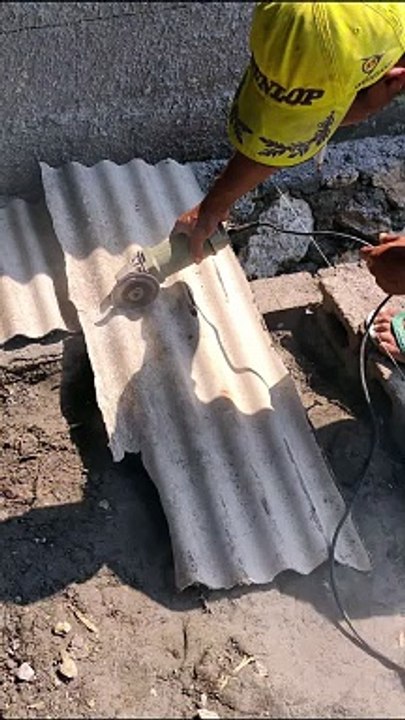 builders use broken glass