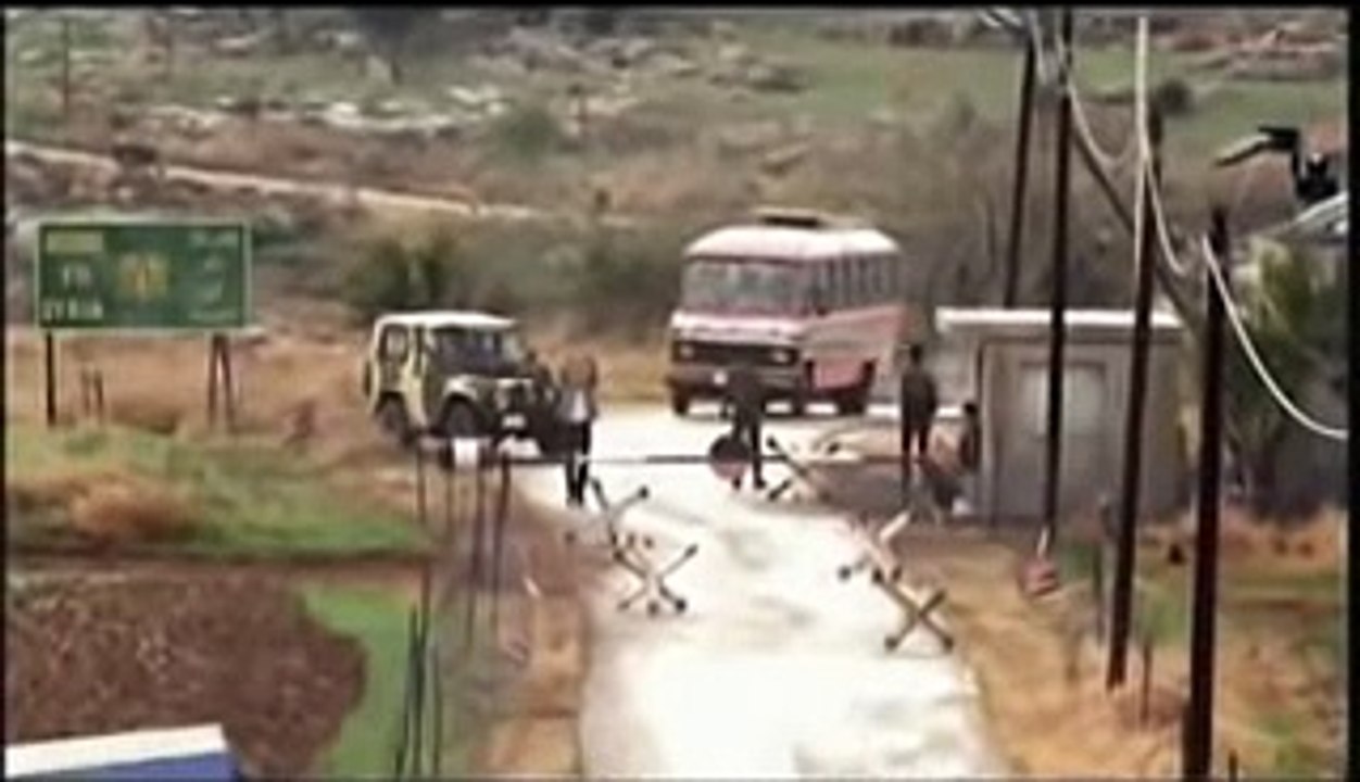 HaKala HaSuryat (The Syrian Bride/ Suriyeli Gelin) - Trailer [HD] Hiam Abbass, Makram Khoury, Clara Khoury, Suha Arraf, Eran Riklis