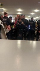 "بأسلوب شرطة الثلاثينات".. ألمانيا تحظر انعقاد مؤتمر مؤيد لفلسطين