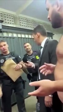 Policiais invadem casa por engano em Goiás e apontam arma para moradora