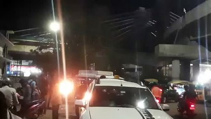 मदन महल स्टेशन में तेजी से हो रहा स्टे केबल ब्रिज का काम