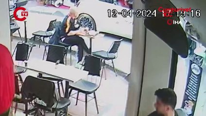 "Rambo Berk" olarak bilinen ünlü oyuncu Ferhat Yılmaz hırsızı yakalayıp bağladı