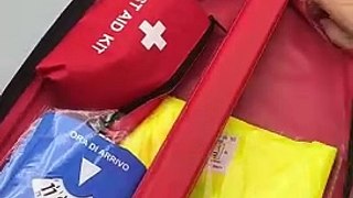 Auto Use Safety Vest Warning Triangle Car Tools Kit Traveling Universal Car Roadside Emergency Survival Kit