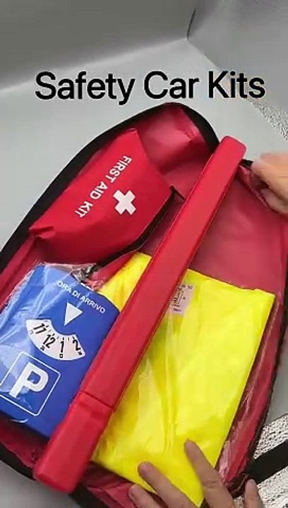 Auto Use Safety Vest Warning Triangle Car Tools Kit Traveling Universal Car Roadside Emergency Survival Kit