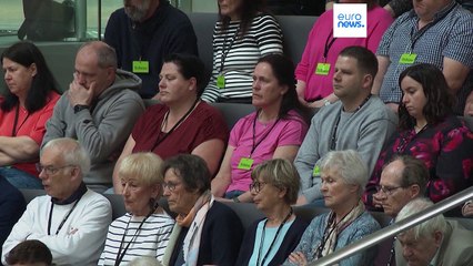 Diskriminierung von trans Personen beenden: Selbstbestimmungsgesetz vor dem Bundestag gefeiert