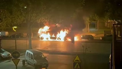 Arde un contenedor de la basura en Sant Adrià