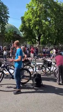 Milano, la manifestazione dei ciclisti in Corso Venezia