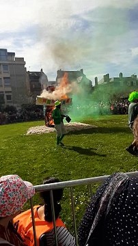 Le bonhomme carnaval en feu.