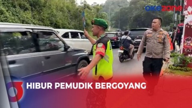 Macet di Jalur Gentong, Personel Polres Tasikmalaya Kota Hibur Pemudik Nyanyi dan Bergoyang