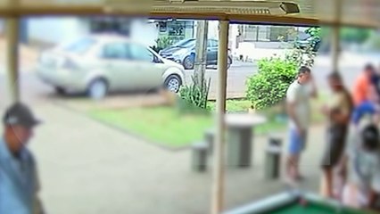 Câmeras flagram batida frontal entre Strada e Vectra no Cataratas