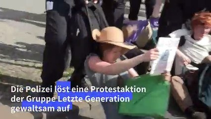 Berlin: Polizei löst Protestaktion der Letzten Generation auf