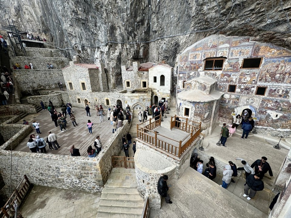 Sümela Manastırı'na yoğun ilgi: 10 bin 564 kişi gezdi