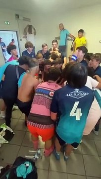 LA JOIE DES CLERMONTAIS APRES LEUR VICTOIRE CONTRE MAUGUIO