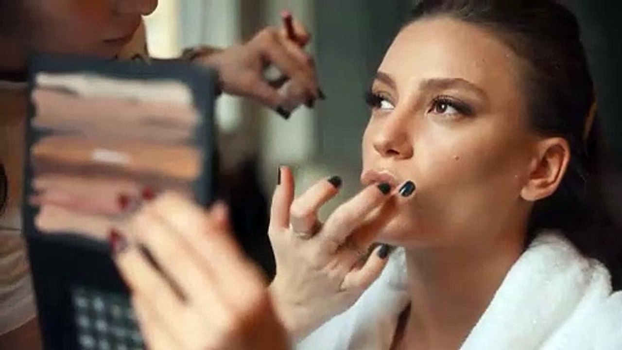 SerenaySarıkaya ile katıldığımız bu heyecan New York’ta GQ Küresel Yayın Direktörü Will Welch’in ev sahipliğindeki gala ile noktala (online-video-cutter.com)
