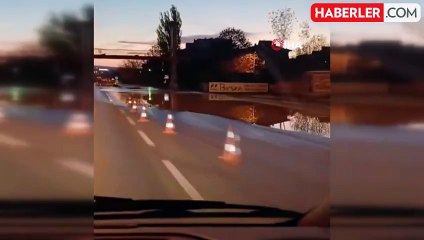 Ana su dağıtım borusu patladı, çevre yolunu su bastı