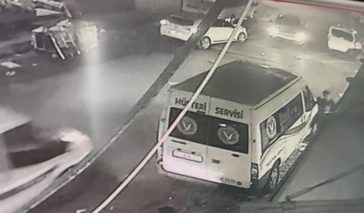 Arnavutköy'de çalışır halde bırakılan otomobil böyle çalındı