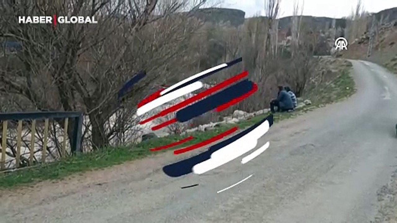 Kar sularıyla dolan dere yatağına düşen 6 yaşındaki çocuk aranıyor