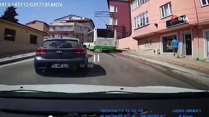 Otobüsün su borusu bomba gibi patladı: O anlar kamerada