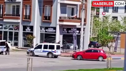 Şehir dışından gelip oto galeriyi kurşunladılar: 1 yaralı, 4 gözaltı