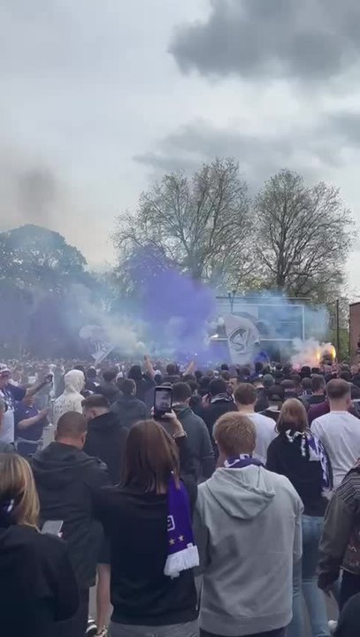 Ambiance aux abords du Lotto Park avant Anderlecht-Union