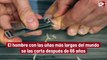 El hombre con las uñas más largas del mundo se las corta después de 66 años