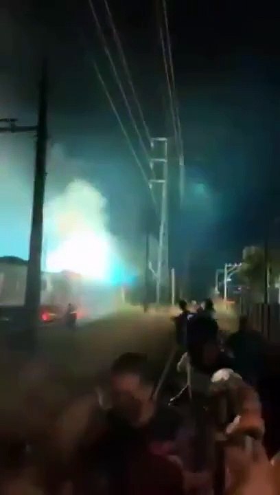 Trem pega fogo perto de estação de Honório Gurgel, no Rio de Janeiro