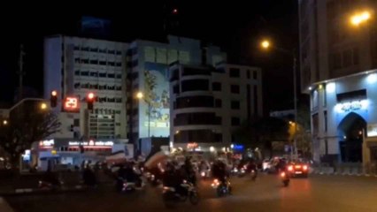 Iraníes celebrando el ataque a Israel.