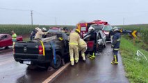 Grave colisão deixa três vítimas feridas e interdita parcialmente a BR-369, em Corbélia