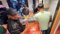 شاهد: إعادة تشغيل مخبز في شمال غزة لأول مرة منذ بداية الحرب وطوابير طويلة من المنتظرين