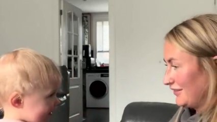Mom's pride: Girl becomes fluent in sign language at a very young age