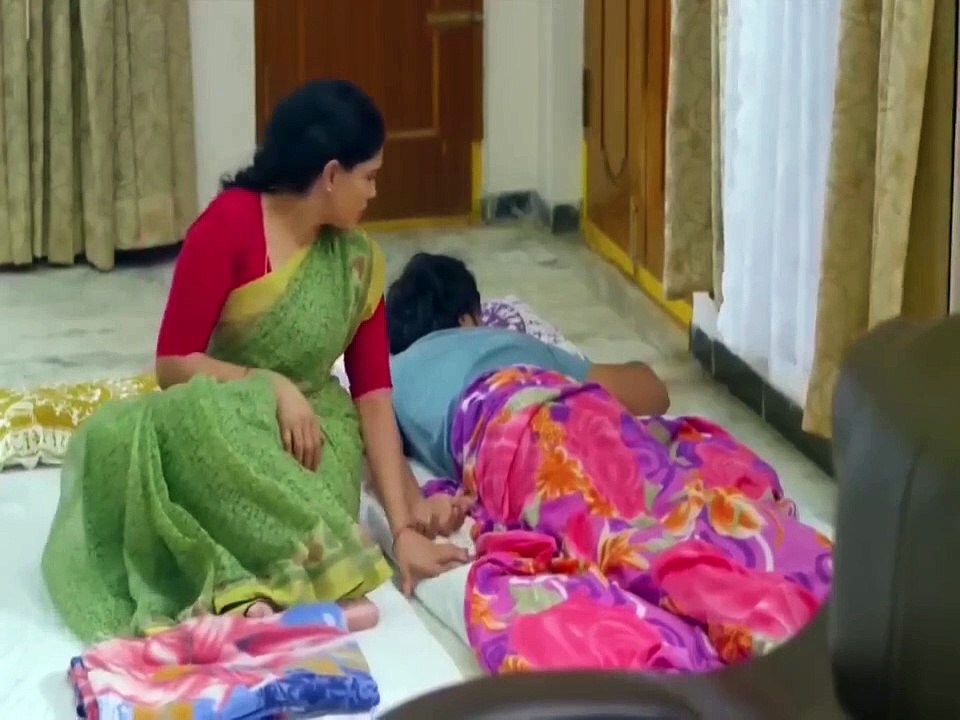 SOUTH INDIAN MOVIE SCENE~DESPERATE BOY IN SEARCH OF HIS LOVE