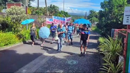 Sainte-Rose : manifestation de soutien  au snack chez Louiso de la Marine, menacé d’expulsion