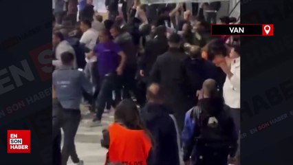 Van'da İranlı şarkıcı Moein konserinde izdiham yaşandı