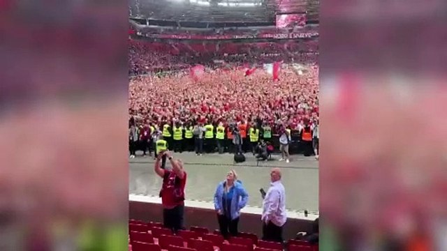 Şampiyonluğunu ilan eden Bayer Leverkusen'den çılgın kutlama