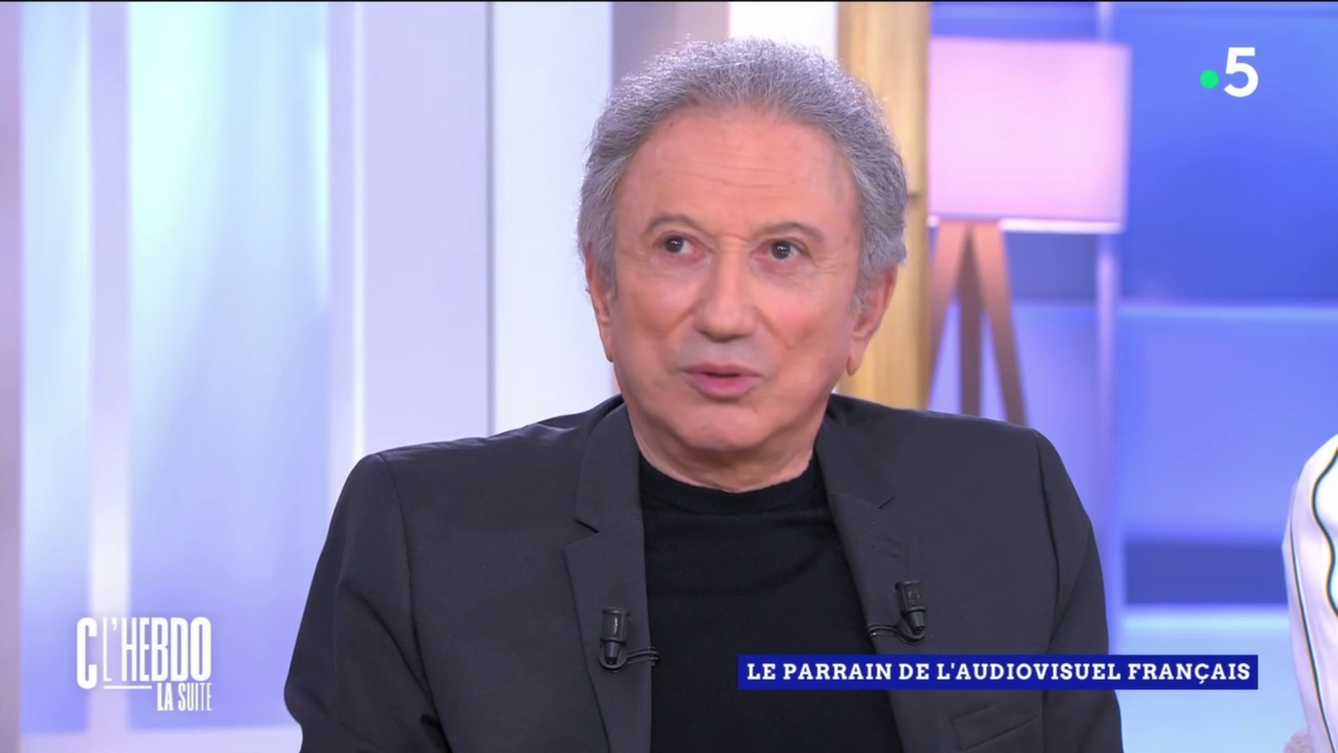 FEMME ACTUELLE - Michel Drucker évoque avec émotion le "drame de sa vie",  la mort de son frère