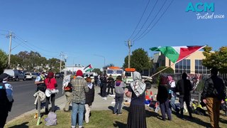 Protesters block entrance to weapons company in Canberra