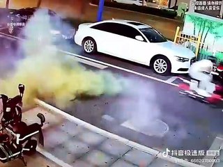 BEST SCENES~BEST FUNNY NARROW ESCAPES~VIRAL FUNNY VIDEOS