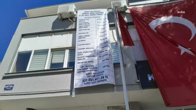 AKP'den CHP'ye geçen belediyenin borcu binaya asıldı