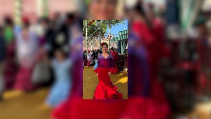 Nagore Robles disfruta de la Feria de Abril vestida de Flamenca
