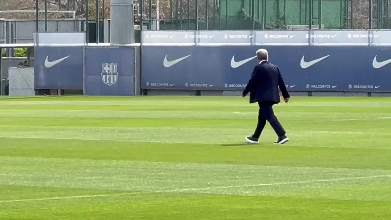 Laporta presente en el entrenamiento del Barça antes de la vuelta con el PSG