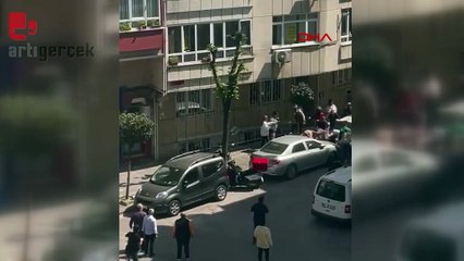 Gençlerin kavgasına aileler de karıştı, o anlar kameraya yansıdı