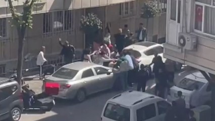 Genç kızların kavgasına aileler de dahil oldu