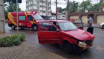 Bombeiros são mobilizados para atenderem vítima de acidente no Bairro Country