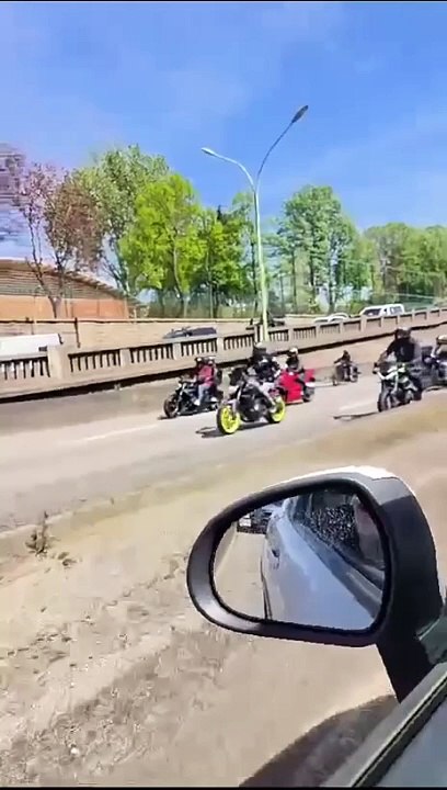 Contre le contrôle technique des deux-roues, les motards se mobilisent à travers la France Longtemps épargnés par Emmanuel Macron, les deux-roues vont finalement voir le contrôle technique devenir obligatoire ce lundi 15 avril.