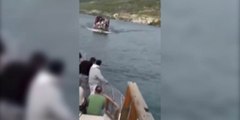 Halfeti'de tur tekneleri kafa kafaya çarpıştı
