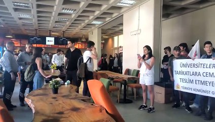 Üniversitede 'Ensarcı dekan' eylemi: Bilimsel eğitimden vazgeçmeyeceğiz!