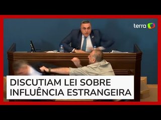 Parlamentares da Geórgia entram em briga física durante discussão de projeto de lei
